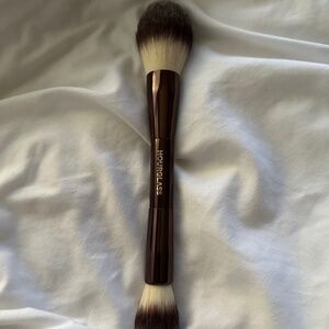 Hourglass veil powder brush